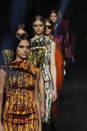 Several models display 2017 2018 fall-winter collection s creations by Alvarno brand during a fashion show held as part of Mercedes Benz Fashion Week in Madrid, Spain, 20 February 2017. The Mercedes-Bemz Fashion Week Madrid runs from 16 to 21 February. Mercedes Benz Fashion Week Madrid !ACHTUNG: NUR REDAKTIONELLE NUTZUNG!  Copyright: xZipix 20170220-636231970652794276