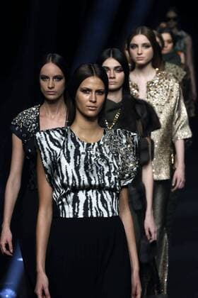 Several models display 2017 2018 fall-winter collection s creations by Alvarno brand during a fashion show held as part of Mercedes Benz Fashion Week in Madrid, Spain, 20 February 2017. The Mercedes-Bemz Fashion Week Madrid runs from 16 to 21 February. Mercedes Benz Fashion Week Madrid !ACHTUNG: NUR REDAKTIONELLE NUTZUNG!  Copyright: xZipix 20170220-636231971383079230