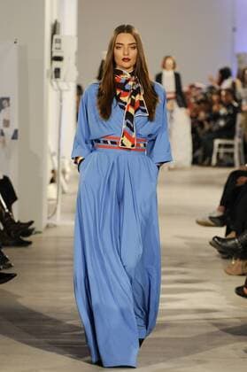 February 19, 2017 - London, UK - London, UK. A model presents a look by Syomir Izwa Gupta (Malaysia) on the final day of the UK s first London Modest Fashion Week taking place this weekend at the Saatchi Gallery. The two day event sees 40 brands from across the world come together to showcase their collections for Muslim and other religious women. London UK  - ZUMAl94_ 20170219_zaf_l94_054 Copyright: xStephenxChungx