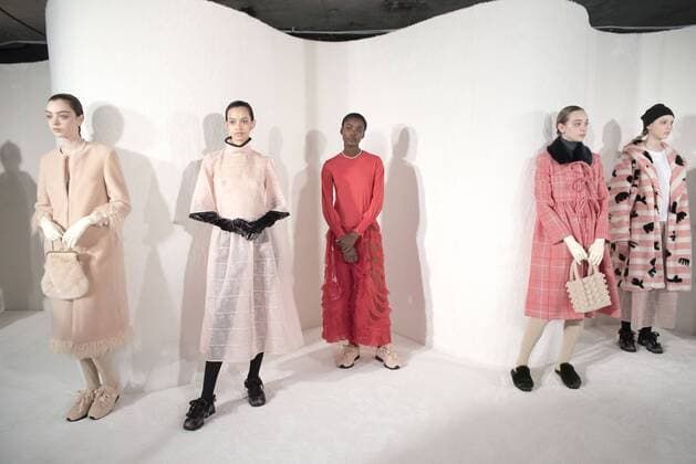 London Fashion Week: Shrimps presentation AW17 Shrimps presentation of the AW17 collection at London Fashion Week. Shrimps is a fashion label from the young London-based designer, Hannah Weiland, launched in 2013.  AlbertoxPezzali