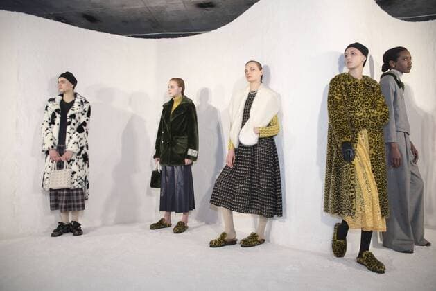 London Fashion Week: Shrimps presentation AW17 Shrimps presentation of the AW17 collection at London Fashion Week. Shrimps is a fashion label from the young London-based designer, Hannah Weiland, launched in 2013.  AlbertoxPezzali