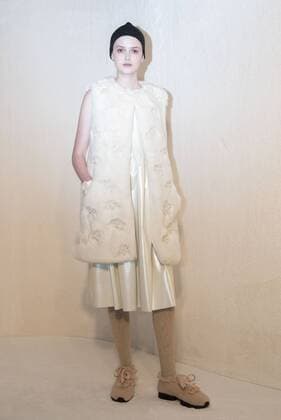 London Fashion Week: Shrimps presentation AW17 Shrimps presentation of the AW17 collection at London Fashion Week. Shrimps is a fashion label from the young London-based designer, Hannah Weiland, launched in 2013.  AlbertoxPezzali
