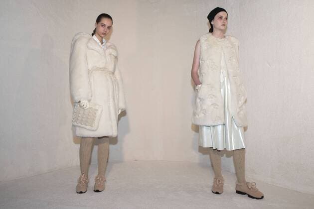London Fashion Week: Shrimps presentation AW17 Shrimps presentation of the AW17 collection at London Fashion Week. Shrimps is a fashion label from the young London-based designer, Hannah Weiland, launched in 2013.  AlbertoxPezzali