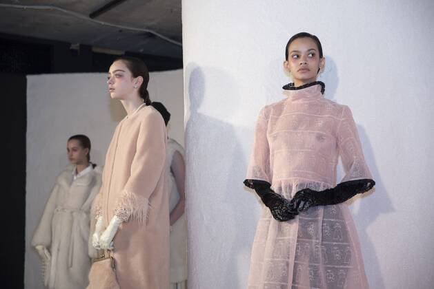 London Fashion Week: Shrimps presentation AW17 Shrimps presentation of the AW17 collection at London Fashion Week. Shrimps is a fashion label from the young London-based designer, Hannah Weiland, launched in 2013.  AlbertoxPezzali