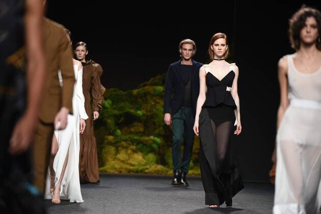 Mercedes Benz Fashion Week in Madrid - Modenschau Oliva -  DiegoxPuerta