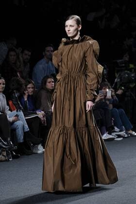 February 20, 2017 - Madrid, Spain - A model walks the runway at the OLIVA show during the Mercedes-Benz Madrid Fashion Week Autumn Winter 2017 2018 at IFEMA on February 20, 2017 in Madrid, Spain Madrid Spain  - ZUMAn230 20170220_zaa_n230_184 Copyright: xOscarxGonzalezx