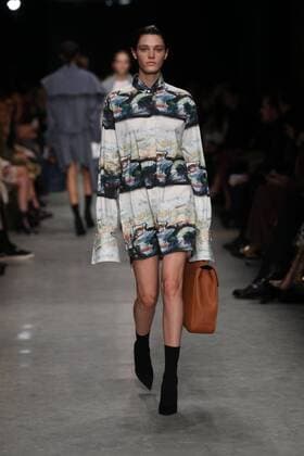 . 20 02 2017. London, United Kingdom. Burberry show on day four of London Fashion Week for Autumn Winter 2017.  xStephenxLockx xi-Imagesx IIM-14448-0008