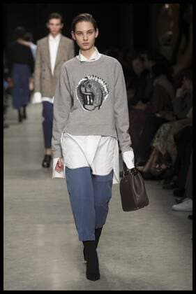 . 20 02 2017. London, United Kingdom. Burberry show on day four of London Fashion Week for Autumn Winter 2017.  xStephenxLockx xi-Imagesx IIM-14448-0043