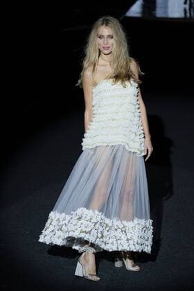 February 20, 2017 - Madrid, Spain - A model walks the runway at the DUYOS show during the Mercedes-Benz Madrid Fashion Week Autumn Winter 2017 2018 at IFEMA on February 20, 2017 in Madrid, Spain Madrid Spain  - ZUMAn230 20170220_zaa_n230_176 Copyright: xOscarxGonzalezx