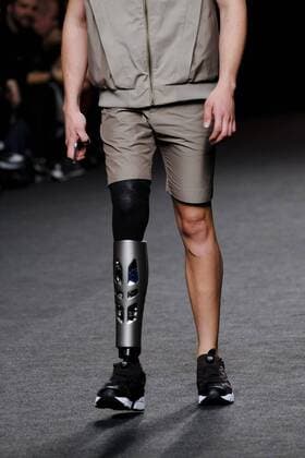 Bilder des Tages February 21, 2017 - Madrid, Spain - A model walks the runway at the EXISTENCE RESEARCH PROGRAM show during the EGO Mercedes-Benz Madrid Fashion Week Autumn Winter 2017 2018 at IFEMA on February 21, 2017 in Madrid, Spain Madrid Spain  - ZUMAn230 20170221_zaa_n230_146 Copyright: xOscarxGonzalezx
