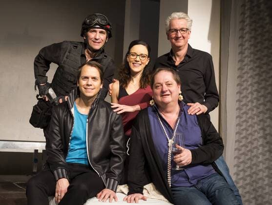 Schauspieler Jasmin Wagner ehemals Bluemchen als Emma, Tommaso Cacciapuoti als Oliver, Juergen Tarrach als Lea, Guido Hammesfahr als Chris, Regisseur Folke Braband, am 21.02.2017 beim Fototermin, Press Call zum Theaterstueck, Komoedie FEHLER IM SYSTEM auf der Probebuehne des Berliner Schlosspark Theaters, Premiere 04.03.2017 Fehler im System - Berlin