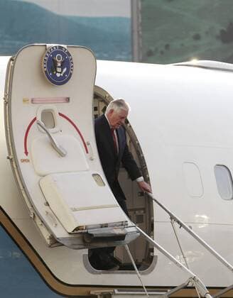 US Secretary of State Rex Tillerson arrives in Mexico City, Mexico, 22 February 2017. Tillerson arrived at the capital with National Security Secretary John Kelly in order to meet authorities of the country and forge a constructive relation . US STATE SECRETARY REX TILLERSON ARRIVES IN MEXICO !ACHTUNG: NUR REDAKTIONELLE NUTZUNG!  Copyright: xMarioxGuzmánx MEX001 20170223-636234081718303305