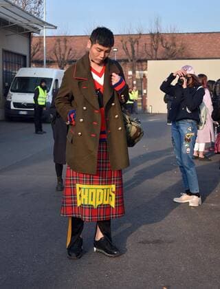 milano 22-02-2107 milano fashion week - settimana della moda sfilata gucci nella foto street style - streetsnaps  0