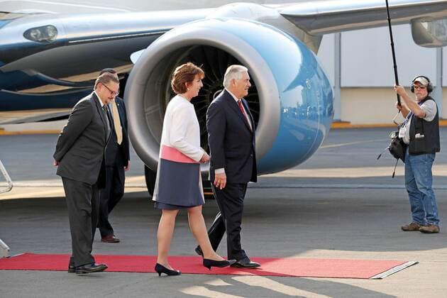 US-Außenminister Rex Tillerson in Mexiko February 23, 2017 - Mexico City, Mexico - Secretary of State REX TILLERSON arrives for talks with Mexican officials. Mexico City Mexico  - ZUMAu78_ 20170223_zaf_u78_001 Copyright: xValentexRosasx