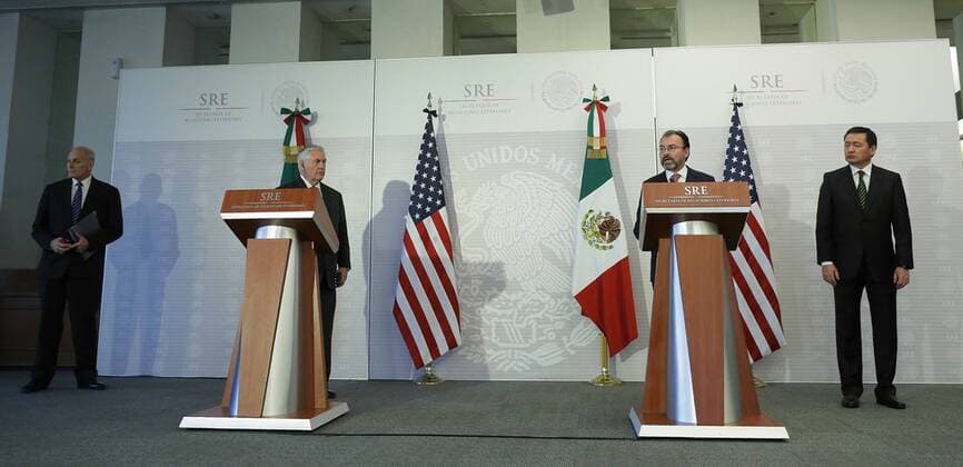 US Secretary of State Rex Tillerson (C-L), Mexican Foreign Minister Luis Videgaray (C-R), US National Security Secretary John Kelly (L) and Mexico s Secretary of Government Miguel Angel Osorio (R) deliver a press conference in Mexico City, Mexico, 23 February 2017. KELLY: THERE WILL BE NO MASSIVE DEPORTATIONS NOR MILITARY OPERATIONS AGAINST IMMIGRANTS !ACHTUNG: NUR REDAKTIONELLE NUTZUNG!  Copyright: xJoséxMéndezx MEX001 20170223-636234868349071210
