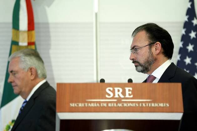 US Secretary of State Rex Tillerson (L), and Mexcan Foreign Minister Luis Vdiegaray (R) during a press conference in Mexico City, Mexico, 23 February 2017. Kelly assured that there will be no massive deportations or military operations against Mexican immigrants in the United States. KELLY: THERE WILL BE NO MASSIVE DEPORTATIONS NOR MILITARY OPERATIONS AGAINST IMMIGRANTS !ACHTUNG: NUR REDAKTIONELLE NUTZUNG!  Copyright: xJoséxMéndezx MEX001 20170223-636234869921999044