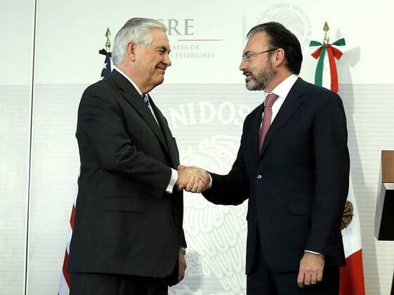 US Secretary of State Rex Tillerson (L), and Mexcan Foreign Minister Luis Vdiegaray (R) during a press conference in Mexico City, Mexico, 23 February 2017. Kelly assured that there will be no massive deportations or military operations against Mexican immigrants in the United States. KELLY: THERE WILL BE NO MASSIVE DEPORTATIONS NOR MILITARY OPERATIONS AGAINST IMMIGRANTS !ACHTUNG: NUR REDAKTIONELLE NUTZUNG!  Copyright: xJoséxMéndezx MEX001 20170223-636234869936038864