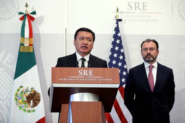 Mexico s Secretary of Government Miguel Angel Osorio (L) and Mexican Foreign Minister Luis Videgaray (R) deliver a press conference with US Secretary of State Rex Tillerson and National Security Secretary John Kelly (out of frame) in Mexico City, Mexico, 23 February 2017. Kelly assured that there will be no massive deportations or military operations against Mexican immigrants in the United States. KELLY: THERE WILL BE NO MASSIVE DEPORTATIONS NOR MILITARY OPERATIONS AGAINST IMMIGRANTS !ACHTUNG: NUR REDAKTIONELLE NUTZUNG!  Copyright: xJoséxMéndezx MEX001 20170223-636234872012528242