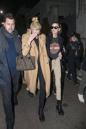 Milan, Elsa Hosk and Gigi Hadid output Moschino fashion show in the picture: Elsa Hosk, Gigi Hadid  Copyright: xAlbertoxScarpinatox xIPAx xAlbertoxScarpinatox
