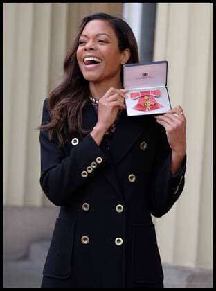 Verleihung von Ritterorden in London . 23 02 2017. London, United Kingdom. Investitures. Buckingham Palace. Actress Naomie Harris after the Queen s investitures at Buckingham Palace  xi-Imagesx xPoolx IIM-14494-0010