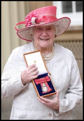 Verleihung von Ritterorden in London . 23 02 2017. London, United Kingdom. Investitures. Buckingham Palace. The Right Honourable Baroness Williams after the Queen s investitures at Buckingham Palace  xi-Imagesx xPoolx IIM-14494-0019
