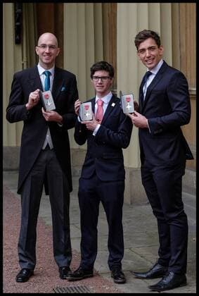 Verleihung von Ritterorden in London . 23 02 2017. London, United Kingdom. Investitures. Buckingham Palace. Daniel Brown, Oliver James and James Fox after the Queen s investitures at Buckingham Palace  xi-Imagesx xPoolx IIM-14494-0037