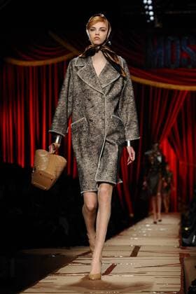 Mailand Fashion Week - Moschino Modenschau Milan woman s Fashion Week Fall Winter 2017 2018. Milano Moda donna , autunno inverno 2017 2018 . Moschino fashion Show  Copyright: xSickix xIPAx xFotosickix