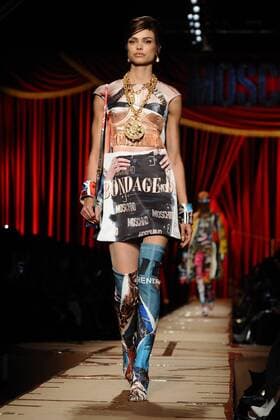 Mailand Fashion Week - Moschino Modenschau Milan woman s Fashion Week Fall Winter 2017 2018. Milano Moda donna , autunno inverno 2017 2018 . Moschino fashion Show  Copyright: xSickix xIPAx xFotosickix