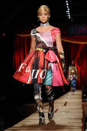 Mailand Fashion Week - Moschino Modenschau Milan woman s Fashion Week Fall Winter 2017 2018. Milano Moda donna , autunno inverno 2017 2018 . Moschino fashion Show  Copyright: xSickix xIPAx xFotosickix