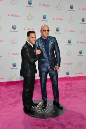 Singers Tito El Bambino and Wisin pose as they arrive at Lo Nuestro Latin Music Awards at the American Airlines Arena in Miami, Florida, Unied States, 23 February 2017. LO NUESTRO LATIN MUSIC AWARDS !ACHTUNG: NUR REDAKTIONELLE NUTZUNG!  Copyright: xGIORGIOxVIERAx MIA001 20170224-636235013747011291