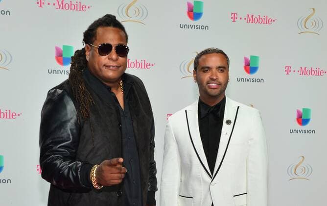 Puerto rican singers Zion (R) and Lennox pose as they arrive at Lo Nuestro Latin Music Awards at the American Airlines Arena in Miami, Florida, Unied States, 23 February 2017. LO NUESTRO LATIN MUSIC AWARDS !ACHTUNG: NUR REDAKTIONELLE NUTZUNG!  Copyright: xGIORGIOxVIERAx MIA001 20170224-636235024754698165