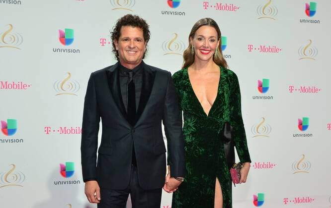 Colombian singer Carlos Vives (L) and his spouse Claudis Helena Vasquez (R) pose as hey arrive at Lo Nuestro Latin Music Awards at the American Airlines Arena in Miami, Florida, Unied States, 23 February 2017. LO NUESTRO LATIN MUSIC AWARDS !ACHTUNG: NUR REDAKTIONELLE NUTZUNG!  Copyright: xGIORGIOxVIERAx MIA001 20170224-636235035658999195