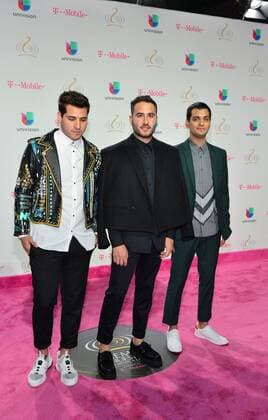 Members of the Mexican music band Reik pose as they arrive at Lo Nuestro Latin Music Awards at the American Airlines Arena in Miami, Florida, Unied States, 23 February 2017. LO NUESTRO LATIN MUSIC AWARDS !ACHTUNG: NUR REDAKTIONELLE NUTZUNG!  Copyright: xGIORGIOxVIERAx MIA001 20170224-636235039556301417