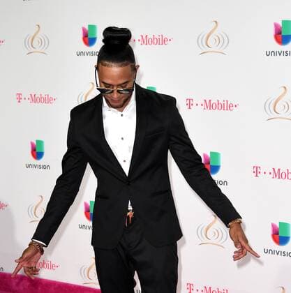 Latin artist Mozart Lapara walks the red carpet at the Univision 2017 Premio Lo Nuestro a La Música Latina show at the American Airlines Arena in Miami,Florida, February 23, 2017.  MIA20170223133 GARYxIxROTHSTEIN
