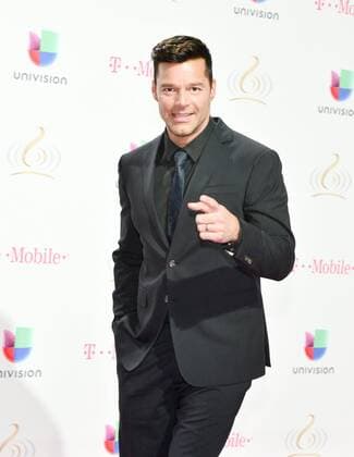 Puerto Rican singer Ricky Martin poses as he arrives at Lo Nuestro Latin Music Awards at the American Airlines Arena in Miami, Florida, Unied States, 23 February 2017. LO NUESTRO LATIN MUSIC AWARDS !ACHTUNG: NUR REDAKTIONELLE NUTZUNG!  Copyright: xGIORGIOxVIERAx MIA001 20170224-636235057868438643