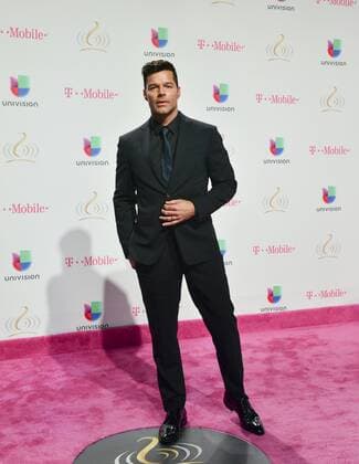 Puerto Rican singer Ricky Martin poses as he arrives at Lo Nuestro Latin Music Awards at the American Airlines Arena in Miami, Florida, Unied States, 23 February 2017. LO NUESTRO LATIN MUSIC AWARDS !ACHTUNG: NUR REDAKTIONELLE NUTZUNG!  Copyright: xGIORGIOxVIERAx MIA001 20170224-636235057795587577