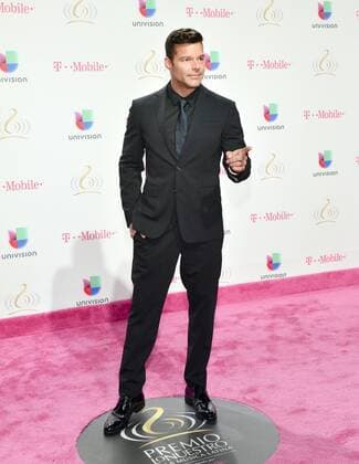 Puerto Rican singer Ricky Martin poses as he arrives at Lo Nuestro Latin Music Awards at the American Airlines Arena in Miami, Florida, Unied States, 23 February 2017. LO NUESTRO LATIN MUSIC AWARDS !ACHTUNG: NUR REDAKTIONELLE NUTZUNG!  Copyright: xGIORGIOxVIERAx MIA001 20170224-636235057852994841