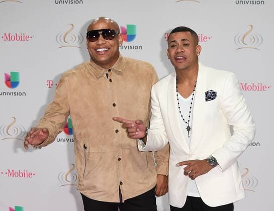 Latin artist Gente de Zona walks the red carpet at the Univision 2017 Premio Lo Nuestro a La Música Latina show at the American Airlines Arena in Miami,Florida, February 23, 2017.  MIA20170223137 GARYxIxROTHSTEIN