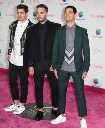 Latin artist REIK walks the red carpet at the Univision 2017 Premio Lo Nuestro a La Musica Latina show at the American Airlines Arena in Miami ,Florida, February 23, 2017.  MIA20170223150 GARYxIxROTHSTEIN