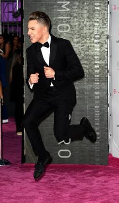 Latin artist Jonatan Sanchez jumps on the red carpet at the Univision 2017 Premio Lo Nuestro a La Musica Latina show at the American Airlines Arena in Miami, Florida, February 23, 2017.  MIA20170223155 GARYxIxROTHSTEIN