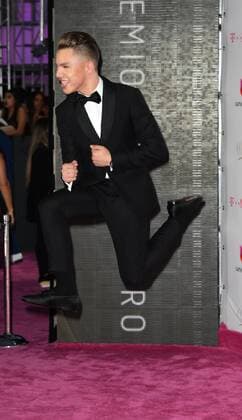 Latin artist Jonatan Sanchez jumps on the red carpet at the Univision 2017 Premio Lo Nuestro a La Musica Latina show at the American Airlines Arena in Miami, Florida, February 23, 2017.  MIA20170223156 GARYxIxROTHSTEIN