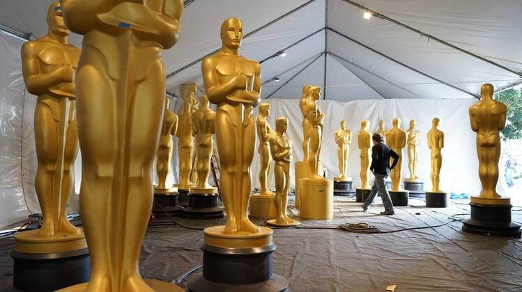 Oscars 2017: Vorbereitungen in Los Angeles (170223) -- LOS ANGELES, Feb. 22, 2017 -- Statues of the Oscar are seen during the preparations for the 89th Academy Awards in Hollywood, Los Angeles, the United States, Feb. 22, 2017. The 89th Academy Awards, or Oscars , will be held on Feb. 26. ) U.S.-LOS ANGELES-ACADEMY AWARDS-PREPARATION YangxLei 