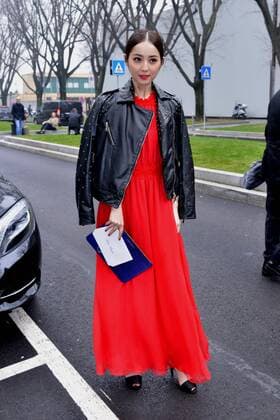 Milan Check guests in the parade of Emporio Armani, Milan Fashion Week. Pictured: Nozomi Sasaki  Copyright: xSimonexComix xIPAx xComi Terenghix