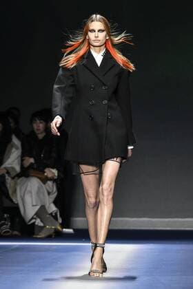 Milan woman s Fashion Week Fall Winter 2017 2018. Milano Moda donna , autunno inverno 2017 2018 . Versace fashion show Pictured: Model  Copyright: xRiccardoxGiordanoxSickix xIPAx xFotosickix