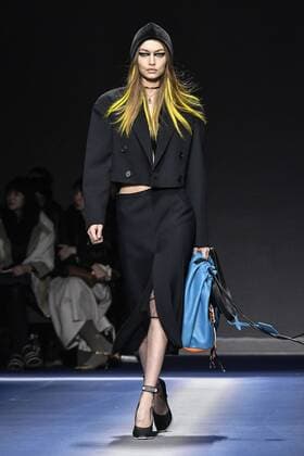 Milan woman s Fashion Week Fall Winter 2017 2018. Milano Moda donna , autunno inverno 2017 2018 . Versace fashion show Pictured: Gigi Hadid  Copyright: xRiccardoxGiordanoxSickix xIPAx xFotosickix