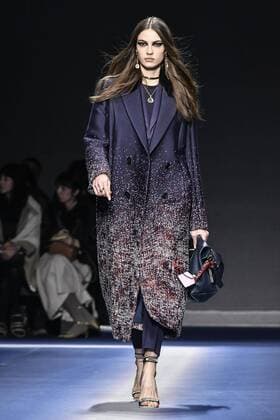 Milan woman s Fashion Week Fall Winter 2017 2018. Milano Moda donna , autunno inverno 2017 2018 . Versace fashion show Pictured: Model  Copyright: xRiccardoxGiordanoxSickix xIPAx xFotosickix