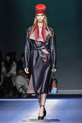 Milan woman s Fashion Week Fall Winter 2017 2018. Milano Moda donna , autunno inverno 2017 2018 . Versace fashion show Pictured: Model  Copyright: xRiccardoxGiordanoxSickix xIPAx xFotosickix