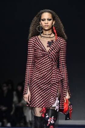 Milan woman s Fashion Week Fall Winter 2017 2018. Milano Moda donna , autunno inverno 2017 2018 . Versace fashion show Pictured: Model  Copyright: xRiccardoxGiordanoxSickix xIPAx xFotosickix