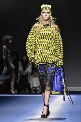 Milan woman s Fashion Week Fall Winter 2017 2018. Milano Moda donna , autunno inverno 2017 2018 . Versace fashion show Pictured: Model  Copyright: xRiccardoxGiordanoxSickix xIPAx xFotosickix