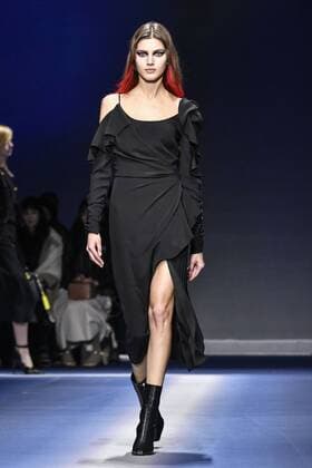 Milan woman s Fashion Week Fall Winter 2017 2018. Milano Moda donna , autunno inverno 2017 2018 . Versace fashion show Pictured: Model  Copyright: xRiccardoxGiordanoxSickix xIPAx xFotosickix